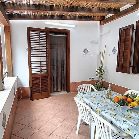 Casa Vita In Centro Balestrate Exterior foto